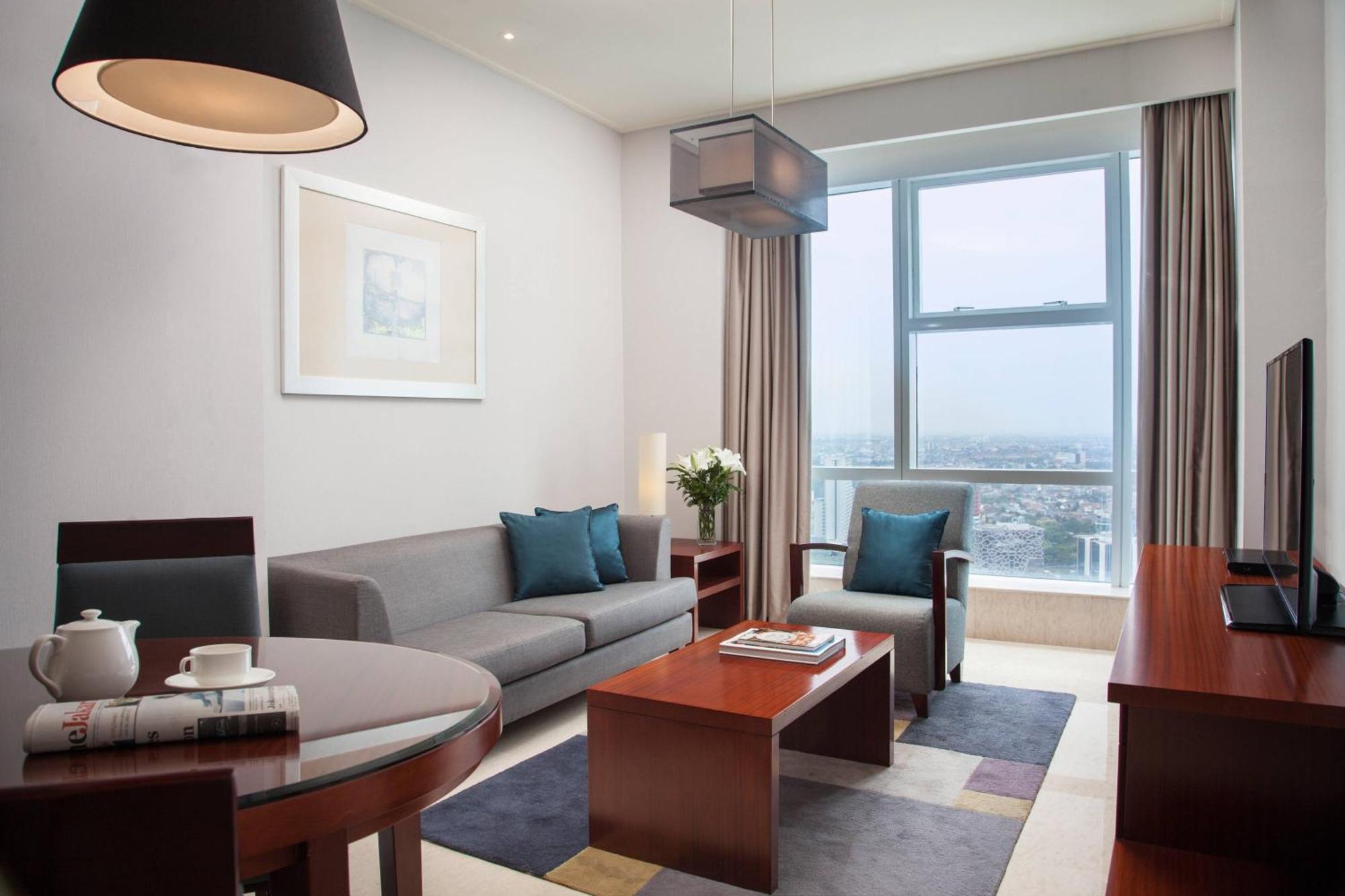 The Mayflower, Jakarta-marriott Executive Hotel 5*
